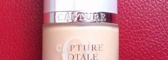 Тональная сыворотка "Capture Totale Serum DE Tent" от Dior