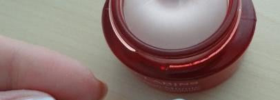 Положительный отзыв о базе под макияж Clarins Lisse Minute Base Comblante Instant Smooth Perfecting Touch
