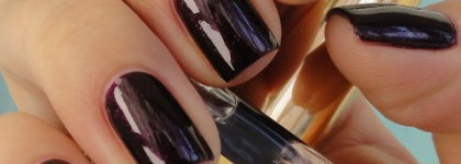 Estee Lauder " Beyond Black" Pure Color Nail Lacquer " Smashed"