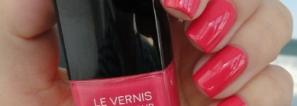 Chanel Le Vernis Nail Colour 571 Fracas