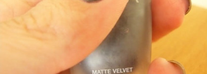 Лак для ногтей с матовым финишем Zoya Matte Velvet Lacquer