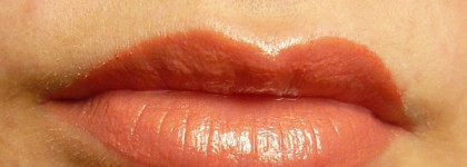 Лаковая помада Chanel Rouge Allure Laque. Оттенки 77 и 78