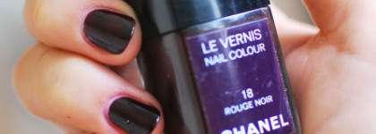 Chanel #18 Rouge Noir