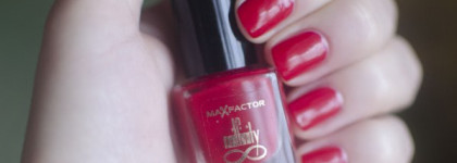 Max Factor Nailfinity #549 Red Passion