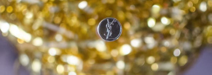 YSL Gloss Volupte Sheer Sensual Gloss Stick SPF 9 #8 (Glazed Blackcurrant)