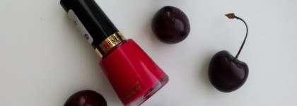 Вишневый Revlon #270 Cherries in the snow