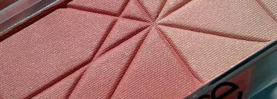 "Апельсины и персики" от  Catrice