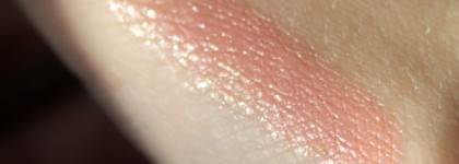 Капризная зефирка Estee Lauder Signature Hydra lustre lipstick - 01 Pink Sand