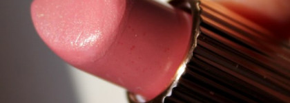 Капризная зефирка Estee Lauder Signature Hydra lustre lipstick - 01 Pink Sand