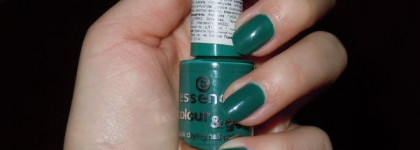 Изумрудное настроение с Essence Colour&Go Trust In Fashion 54