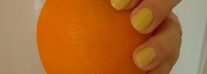 Такой двойственный Essence Urban Messages Nail polish 05 Wall of fame