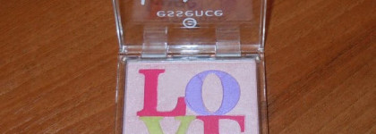 Весенняя влюбленность в ... румяна Essence Hugs&kisses