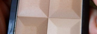 Очень нежная  четырехцветная компактная пудра  Givenchy Le Prisme Visage Mat Soft Compact Face Powder №85