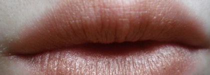 Lip tint от Lush оттенок Latte