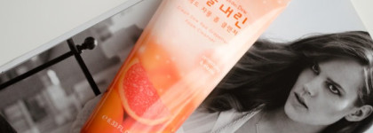 Кто на полочке живет?