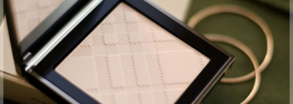 Знакомство с Burberry — хайлайтер и лак