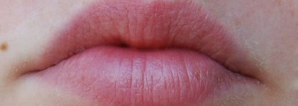 Красивая, но разочаровавшая вишенка. Clarins Joli Rouje Brilliant Perfect Shine Sheer Lipstick #13 Cherry