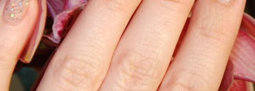 Да будет праздник каждый день! Sally Hansen Hard As Nails Xtreme Wear #200 Strobe Light