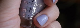 Лавандовое безобразие Essence multi dimension  Xxxl shine nail polish
