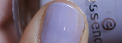 Лавандовое безобразие Essence multi dimension  Xxxl shine nail polish