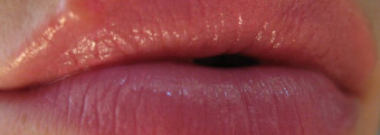 Revlon Color Burst Lip Butter в оттенке 080 Strawberry Shortcake