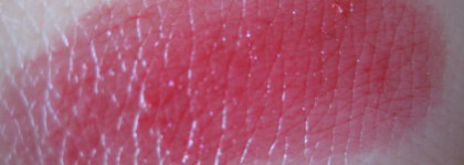 Revlon Color Burst Lip Butter в оттенке 070 Cherry Tart