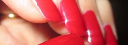 Маникюр в стиле "вамп" с лаком Sally Hansen