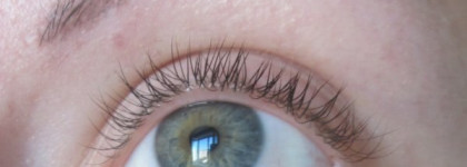 Ресницы "василькового" цвета с тушью Oriflame VeryMe blue