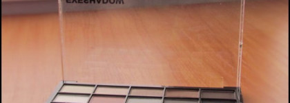 Моя новая игрушка - Eyeshadow palette by H&M на 32 цвета