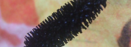 Битва титанов:  Volumeflash Scandaleyes Mascara (Rimmel London) vs. Wow! Mascara (Eva Mosaic)