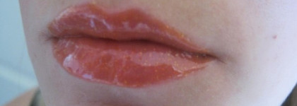 Не всё то золото,что блестит. Блеск для губ Guerlain Kiss Kiss Gloss 846 Coral Pearl
