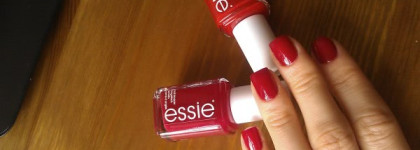 Черешневый сок с Essie Head Mistress