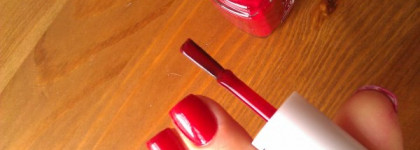 Черешневый сок с Essie Head Mistress