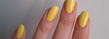 Мой первый жёлтый с Sally Hansen Hard as Nails Xtreme Wear - Mellow Yellow