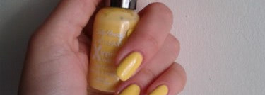 Мой первый жёлтый с Sally Hansen Hard as Nails Xtreme Wear - Mellow Yellow