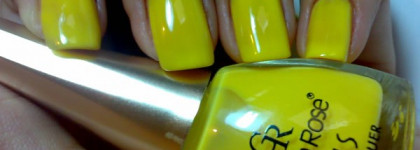 Позитивный, солнечный желтый  и вариант двухцветного маникюра