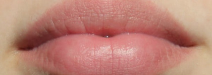 Такой летний блеск  Soft Vanilla flavored lip gloss от H&M