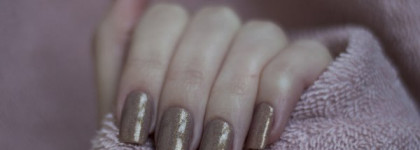 China Glaze - Fast Track