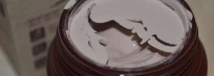 Любовь не сразу - маска с вулканической глиной  Innisfree Jeju Volcanic Pore Clay Mask