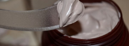 Любовь не сразу - маска с вулканической глиной  Innisfree Jeju Volcanic Pore Clay Mask