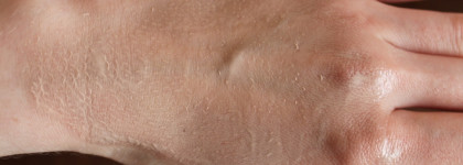 Пара для деликатного очищения: Missha Near Skin PH Balancing Cleansing Oil & Cleansing Foam