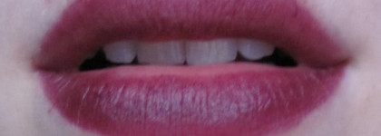 Рождественская помада Chanel Rouge Allure Velvet №307 L'impatiente