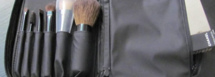 Набор кистей LES Minis DE Chanel Collection of 6 Essential Mini Brushes