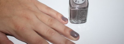 Три красавчика Essie (добавлены свотчи при дневном свете)