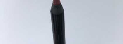 Трушный карандашик Essense Stay True Lipliner