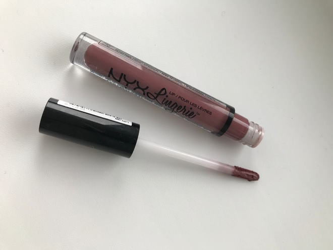 Сани готовим летом, а осеннюю помаду тем более . Nyx lingerie в оттенке 20