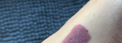 Сани готовим летом, а осеннюю помаду тем более . Nyx lingerie в оттенке 20