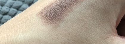 Коллаборционное детище L’Oréal и Balmain в оттенке Glamazone