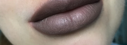 Коллаборционное детище L’Oréal и Balmain в оттенке Glamazone