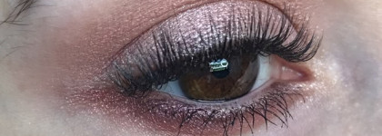 Милейшая палетка теней Essence Blushed Eyeshadow Palette